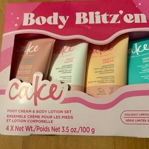 2/25$ 🍓⭐️ Cake Body Blitz'n Hand & Foot Care Set - Pink, Cream, Tan